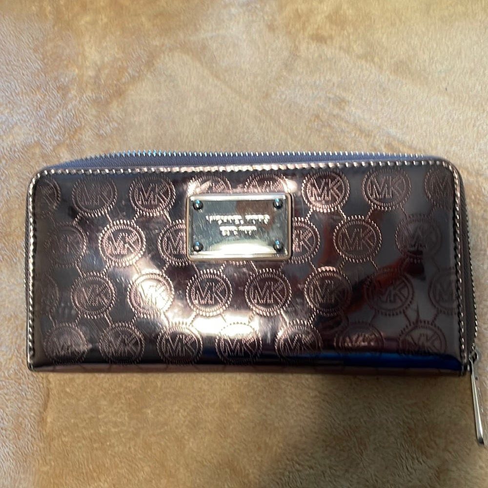 Michael Kors large zipper wallet